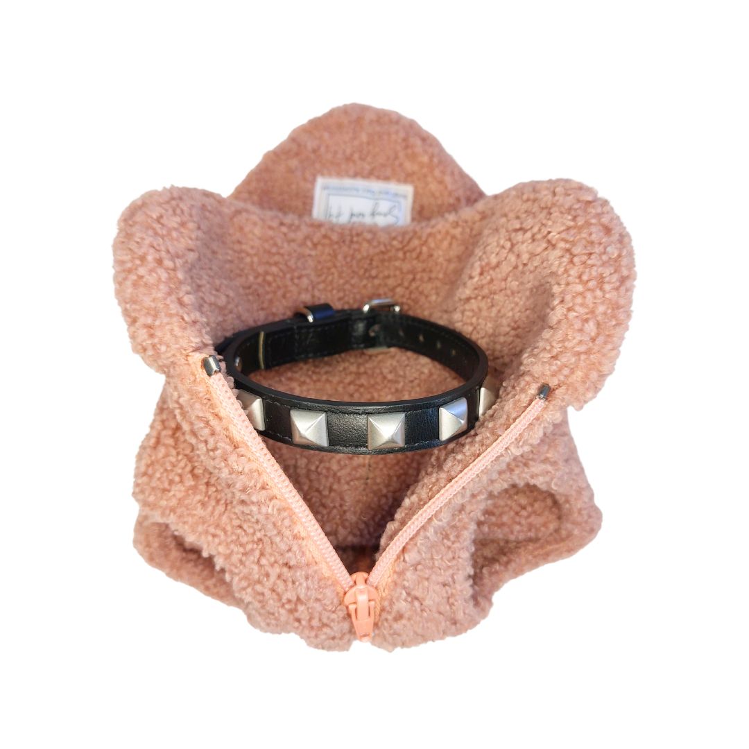 Cappottino per cani Snug&Fit in morbido Teddy – ROSA – Limited Edition – Realizzato a mano - immagine 4
