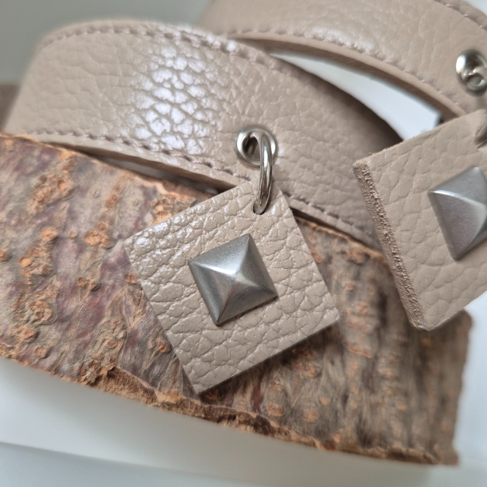 Collare cane DOVE by Snugandfit – Vera Pelle – Colore TORTORA - immagine 3